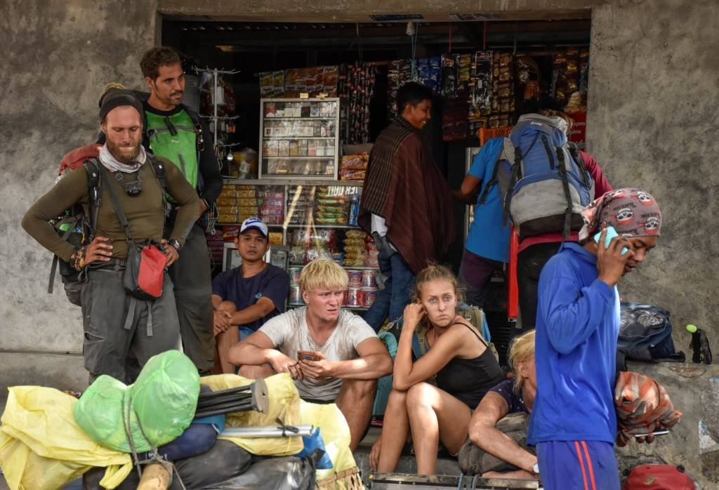 Indonésia resgata mais de 540 montanhistas que estavam presos em vulcão