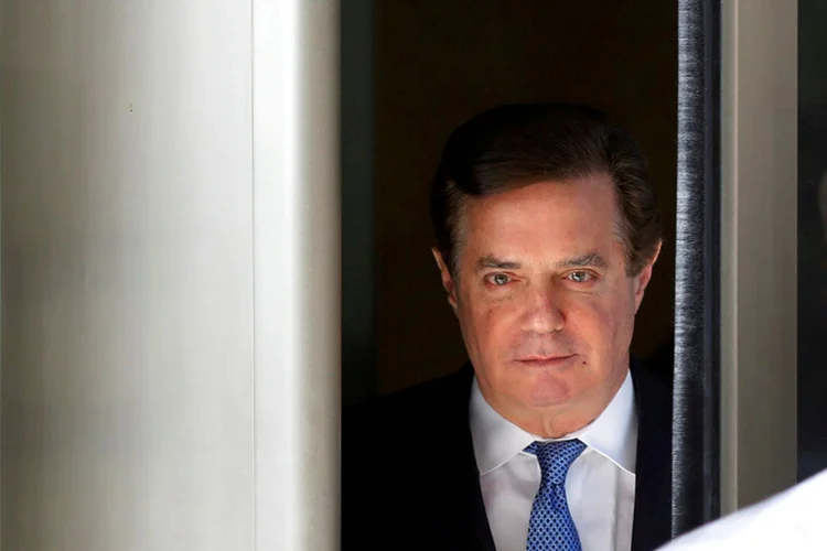 O processo contra Manafort é fruto da investigação sobre os supostos laços entre a Rússia e membros da campanha de Trump para interferir nas eleições de 2016 (Yuri Gripas/Reuters)