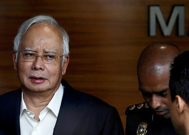 Ex-premiê da Malásia é preso em investigação de corrupção