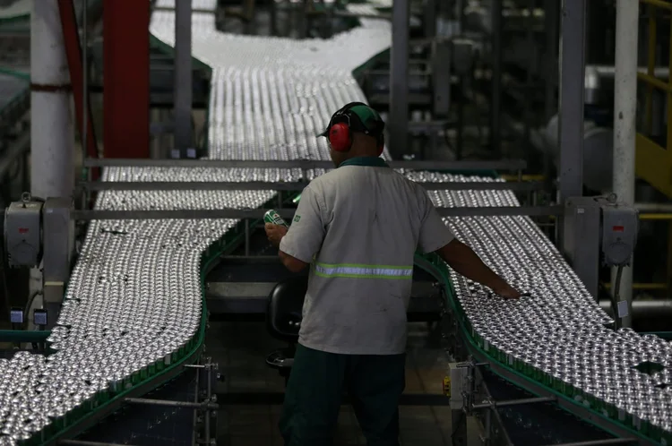 Heineken: antes da queda na bolsa, a fabricante das cervejas Heineken Lager, Tiger, Sol e Strongbow disse que sua margem operacional cairia 20 pontos básicos em 2018 (Paulo Whitaker/Reuters)