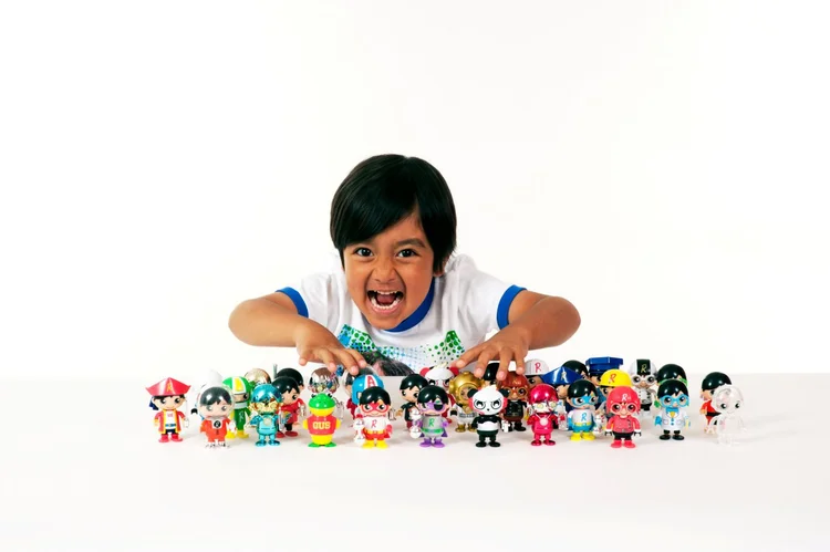 Brinquedos: os seis canais de Ryan atraem, muitas vezes, mais de um bilhão de visualizações por mês em vídeos em que ele aparece brincando e analisando brinquedos (Ryan ToysReview/Pocket watch/Reuters)