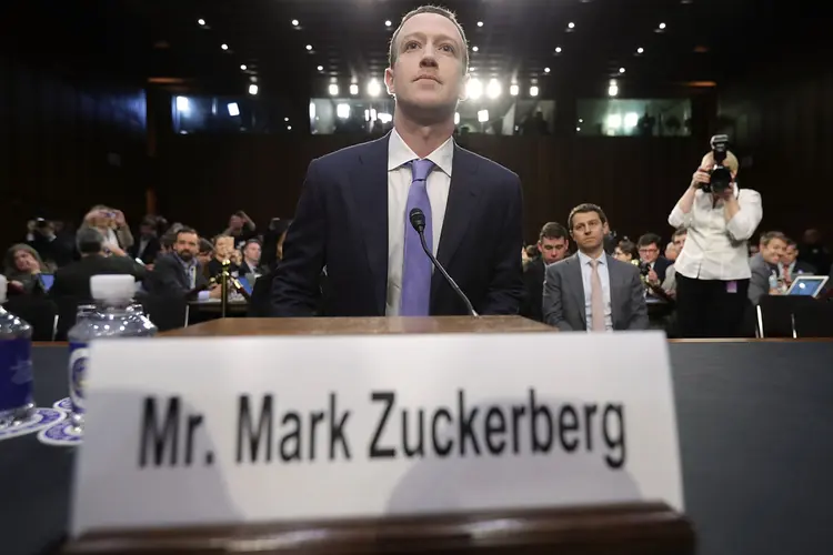 Mark Zuckerberg: CEO do Facebook enfrenta pressão internacional por venda de dados de usuários (Chip Somodevilla/Getty Images)
