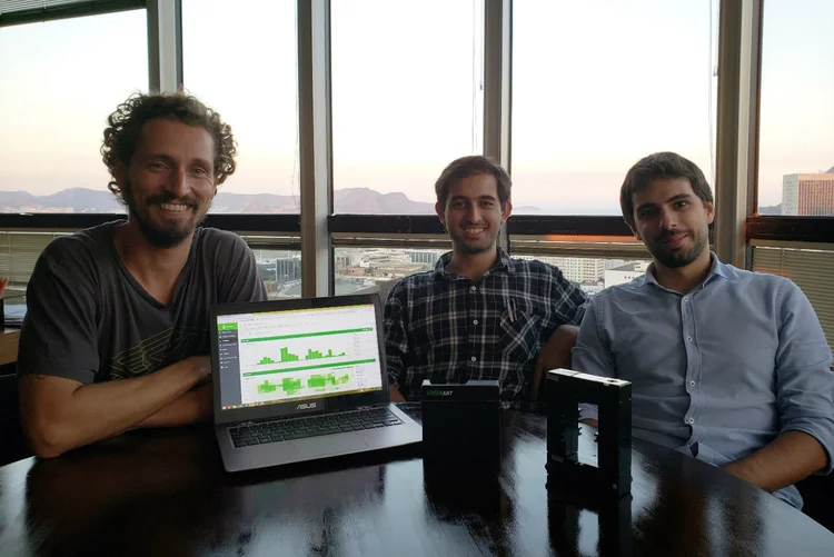 Thiago Holzmeister, Pedro Bittencourt e Raphael Guimarães, da Green Ant: empresa fez rodada de venture capital por meio da plataforma Eqseed (Green Ant/Divulgação)