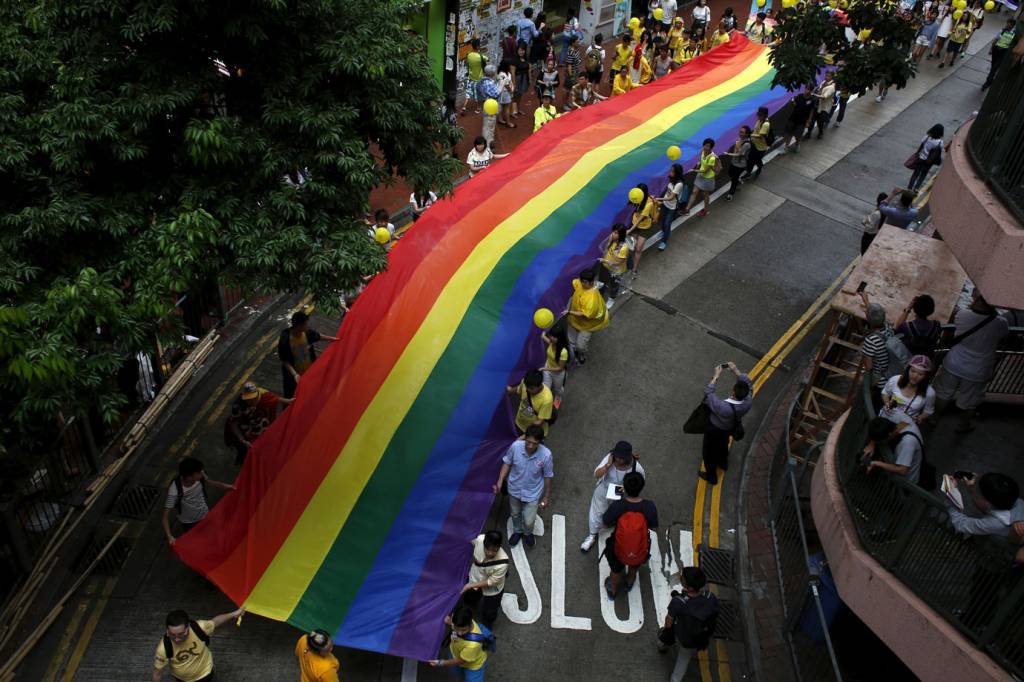 Hong Kong libera visto de residência para casais gays