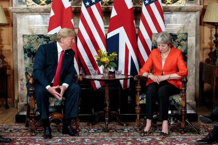 Trump: 77% dos britânicos têm uma opinião desfavorável ao presidente americano e quase metade considera que a rainha não deveria recebê-lo, diz pesquisa (Jack Taylor/Reuters)
