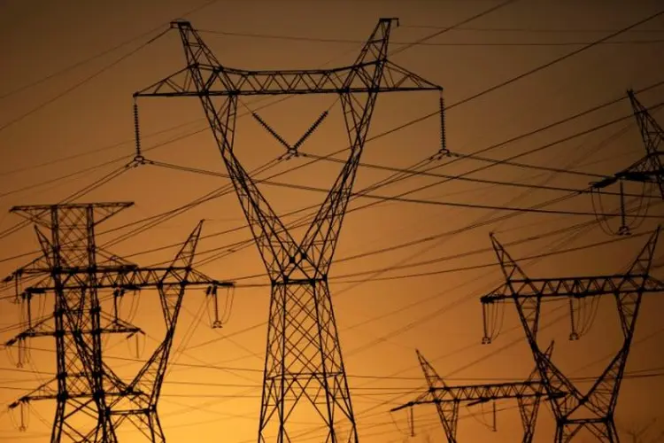 Linhas de transmissão de energia elétrica (Ueslei Marcelino/Reuters)