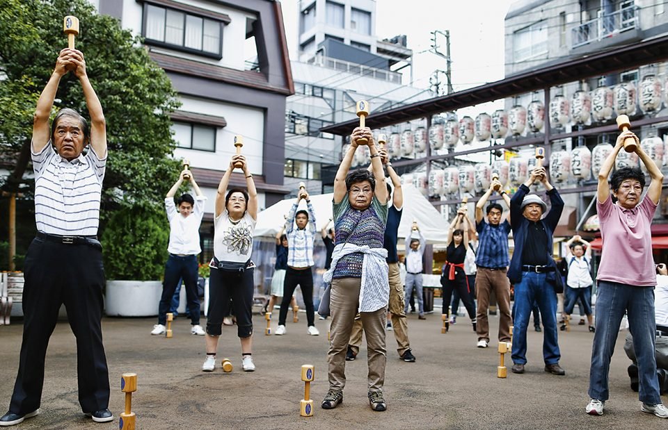 Mantendo a forma: um em cada quatro japoneses tem 65 anos ou mais de idade | Yuya Shino/Getty Images / 