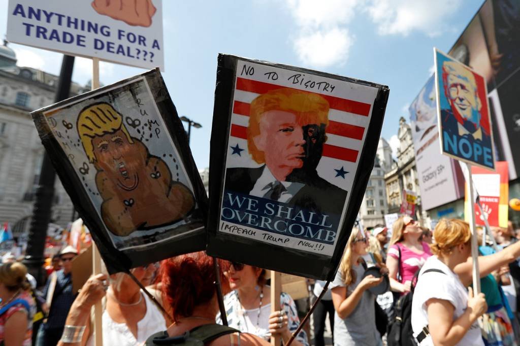 Protestos: organizadores acreditam que protesto de amanã será a maior concentração em rejeição às políticas de Trump.  (Peter Nicholls/Reuters)