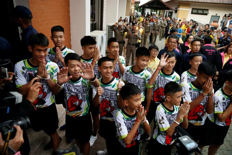 Os meninos e seu treinador foram encontrados nove dias depois de terem desaparecido (Soe Zeya Tun/Reuters)