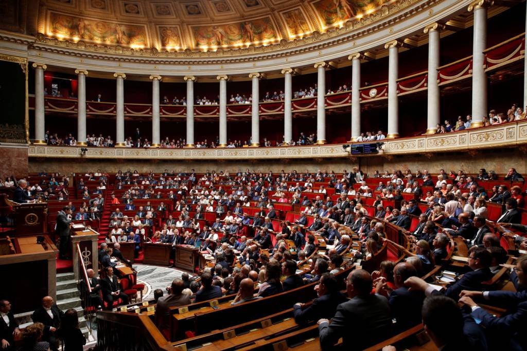 Governo francês enfrenta nesta terça moções de censura por caso Benalla