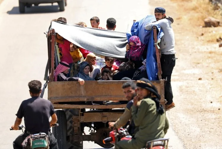 Síria: somente nas últimas duas semanas, cerca de 270 mil pessoas fugiram de ataques aéreos e terrestres na região, disse a ONU na segunda-feira (Alaa Al-Faqir/Reuters)