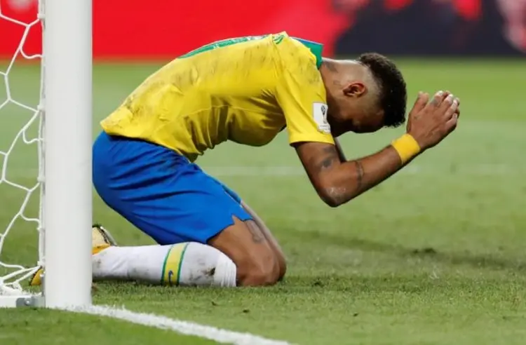 Segundo levantamento global, Neymar foi assunto em mais de 25 milhões de publicações nas mídias sociais nas últimas semanas. Durante a Copa, mais de 60% do conteúdo era negativo (Toru Hanai/Reuters)