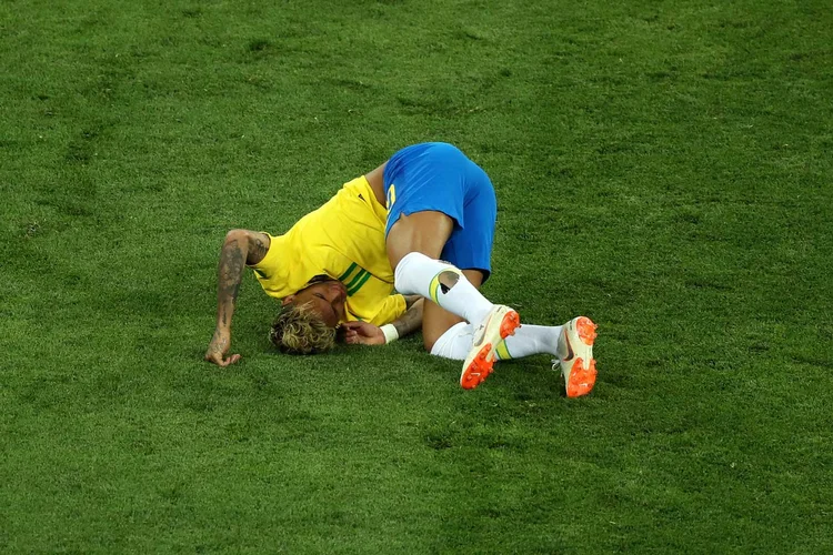 Neymar durante jogo: completar os micro-objetivos ajuda a dar uma sensação de realização (Catherine Ivill/Getty Images)