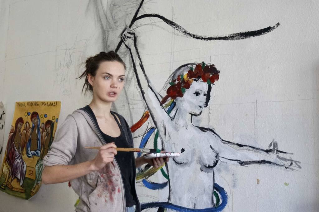 Cofundadora do movimento feminista Femen é encontrada morta em Paris