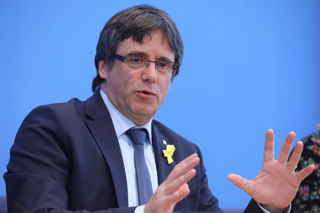 Puigdemont retornará à Bélgica para continuar campanha separatista