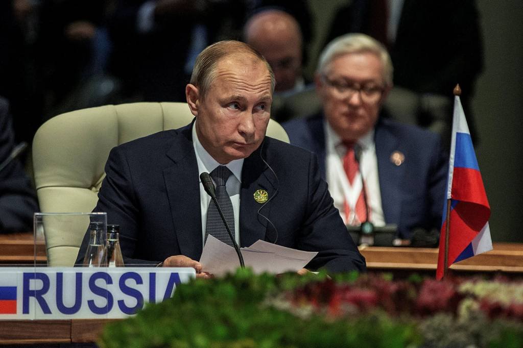 Putin avalia papel dos Brics para resolver problemas no mundo