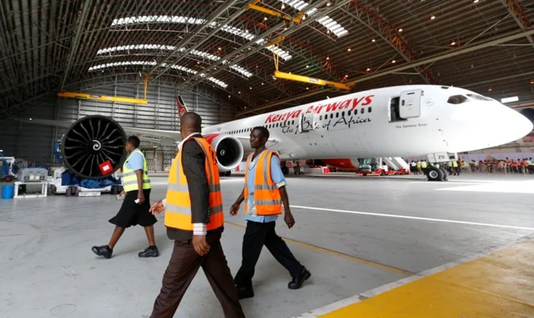 HANGAR NO QUÊNIA: desenvolvimento econômico e de condições de vida em países da África é ignorado na divisão econômica tradicional (Thomas Mukoya/Reuters)