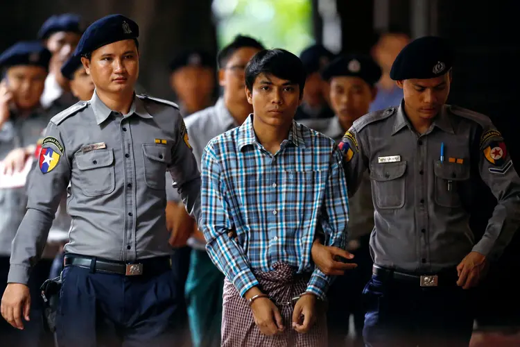 Kyaw Soe Oo é um de dois jornalistas acusados de obter segredos de Estado (Ann Wang/Reuters)