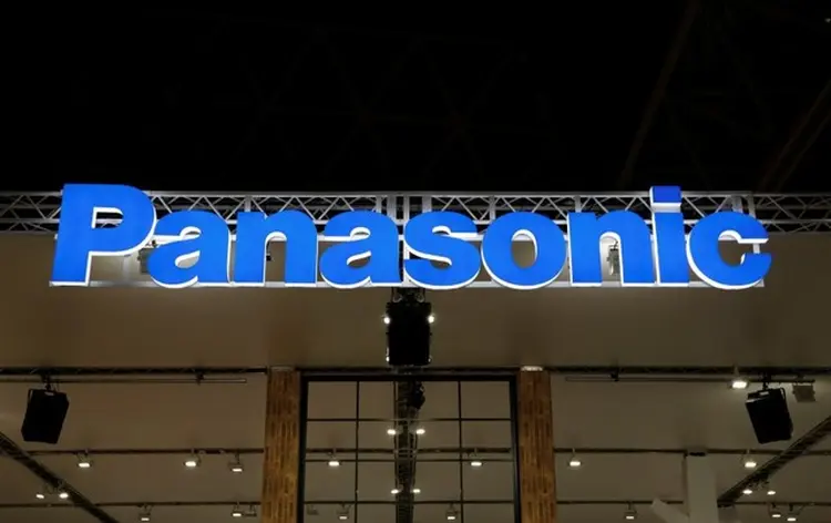 Panasonic: o investimento inicial da empresa na Gigafactory está quase completo e a fabricante japonesa de eletrônicos não tomou qualquer decisão sobre recursos adicionais, disse Yoshio Ito, chefe do negócio automotivo da Panasonic (Toru Hanai/Reuters)