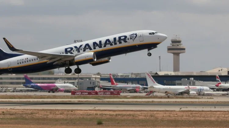 Ryanair: só na Espanha 400 voos serão cancelados, o que afetará aproximadamente 75 mil passageiros (Enrique Calvo/Reuters)