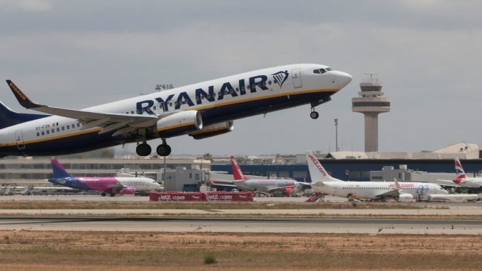 FILE PHOTO: A Ryanair airplane takes off from Palma de Mallorca airport in the Spanish island of Mallorca, Spain, July 21, 2018. REUTERS/Enrique Calvo/File Photo                    GLOBAL BUSINESS WEEK AHEAD (Enrique Calvo/Reuters)