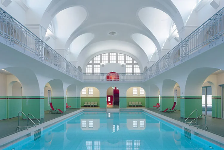 Piscina em Gotha, na Alemanha (Veauthier Meyer Architekten/Arch Daily/Reprodução)