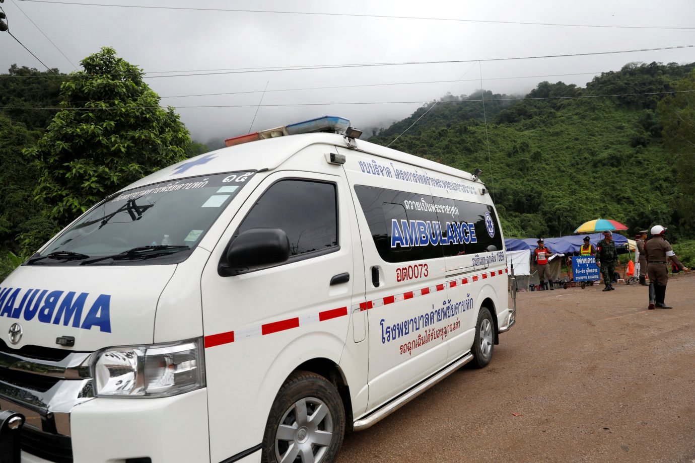 Autoridades prometem boas notícias no 2º dia de resgate na Tailândia