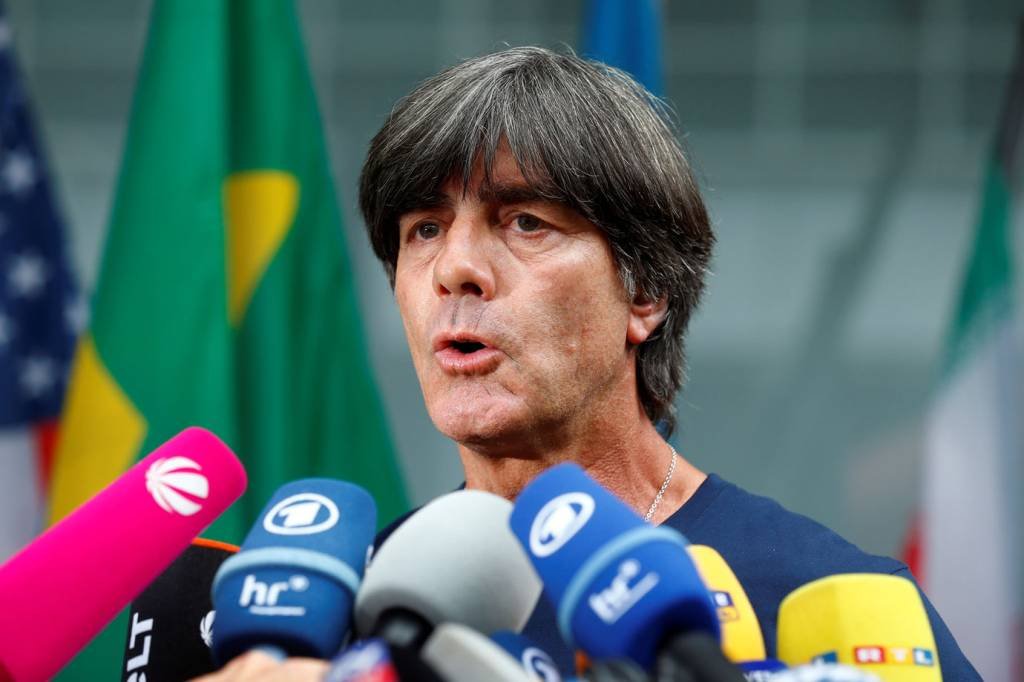 Löw continuará como técnico da Alemanha após eliminação na Copa