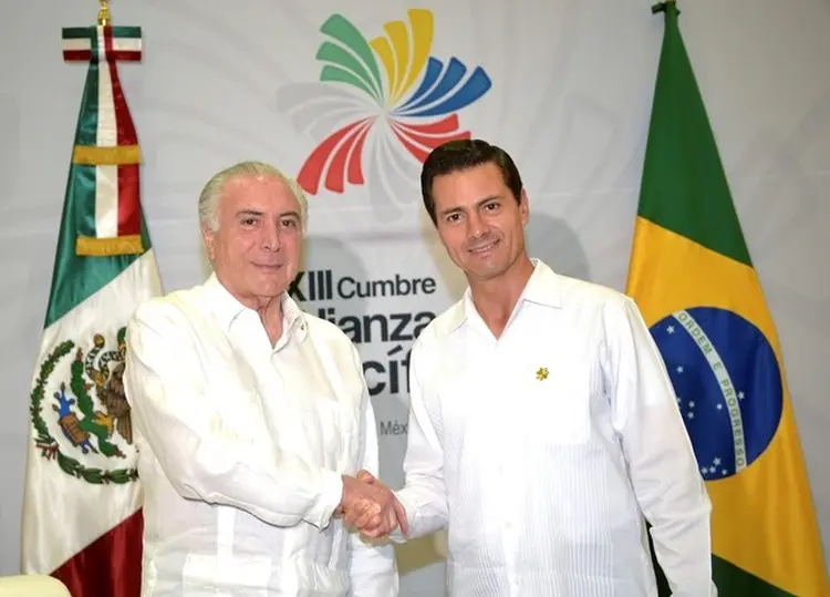 Temer e Peña Nieto: mexicano deixa o cargo em dezembro, e tem o Nafta como prioridade (Mexico Presidency/Reuters)