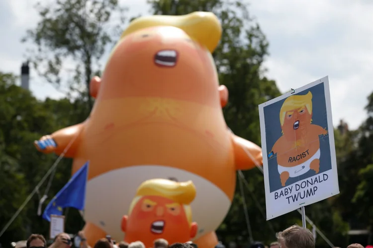 Protesto contra Donald Trump em Edinburgh, Escócia: grupos antifascistas e ativistas políticos foram acompanhados por muitos outros que dizem nunca ter demonstrado antes (Andrew Yates/Reuters)