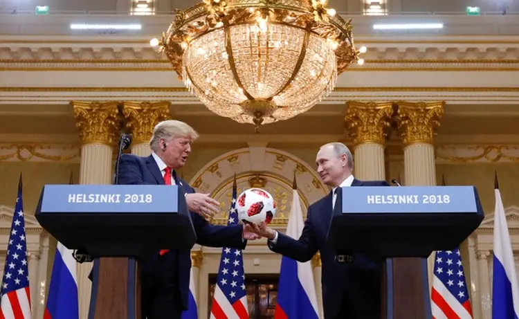 Trump e Putin, em Helsinque:: o americano só dá bola para o russo  / Kevin Lamarque/ Reuters (Kevin Lamarque/Reuters)