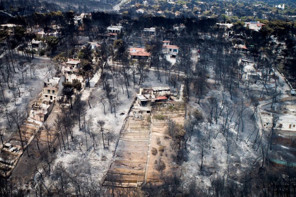 Número oficial de mortos por incêndios na Grécia chega a 91