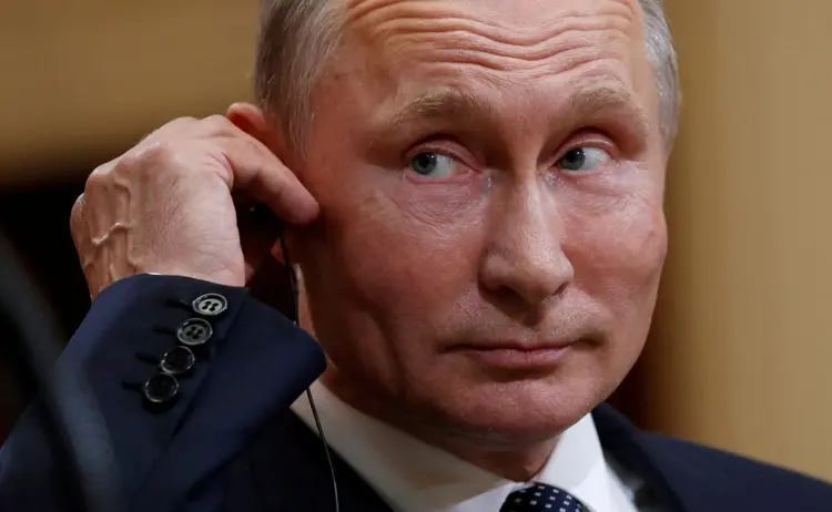 Putin: o líder russo chegou 35 minutos depois do horário estipulado para a cúpula com o presidente americano, Donald Trump (Kevin Lamarque/Reuters)