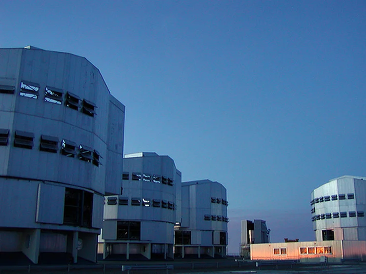 Very Large Telescope, no Chile: "Mais de 100 anos depois de seu artigo, Einstein mostra que mais uma vez tinha razão", observa o ESO (VLT/Wikimedia Commons)