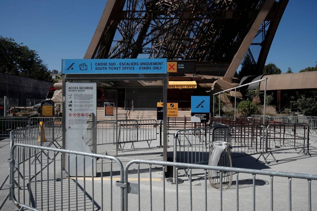 Torre Eiffel fecha pelo segundo dia consecutivo por conflito trabalhista
