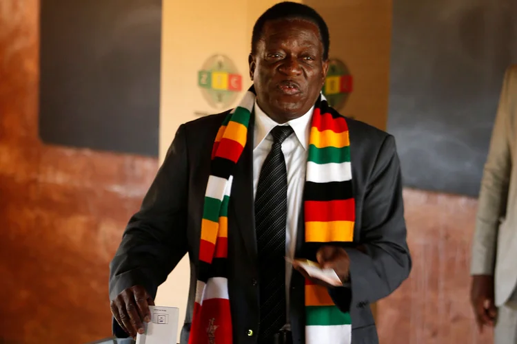 Emmerson Mnangagwa: ex-chefe da espionagem assumiu cargo após destituição de Robert Mugabe em um golpe em novembro (Philimon Bulawayo/Reuters)