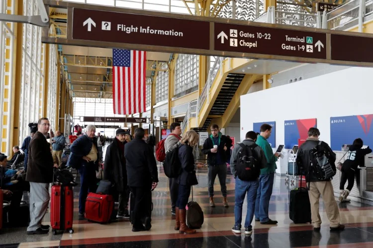 Aeroporto de Washington: garota que se perdeu no local foi encontrada com seus pais no bairro de Queens, em Nova York (Yuri Gripas/Reuters)