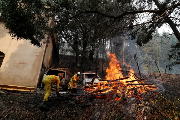 As comarcas Monchique, Silves, Odemira e Portimão já foram atingidas pelo fogo (Rafael Marchante/Reuters)
