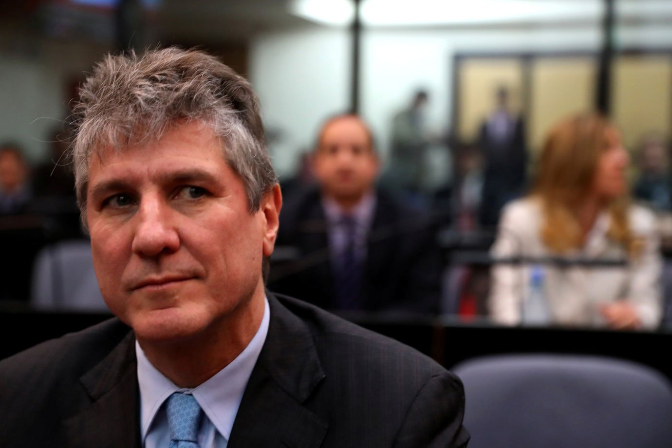 Ex-vice argentino é condenado a mais de 5 anos por corrupção