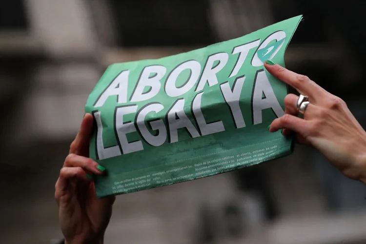 A Suprema Corte da Argentina esclareceu que não é necessária uma autorização judicial para a realização do aborto legal em caso de estupro (Marcos Brindicci/Reuters)