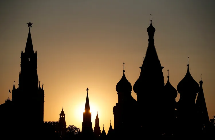Forças russas intensificam ataques na Ucrânia, com bombardeios em Kryvyi Rih e Kiev (Christian Hartmann/Reuters)