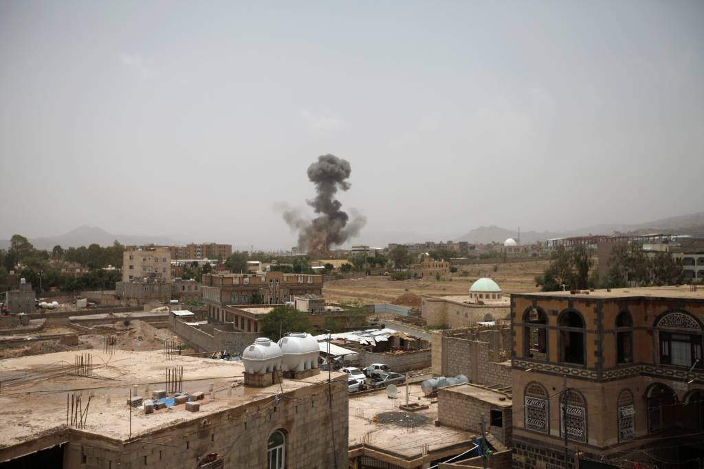 Potências ocidentais pressionam para fazer cessar combates no Iêmen