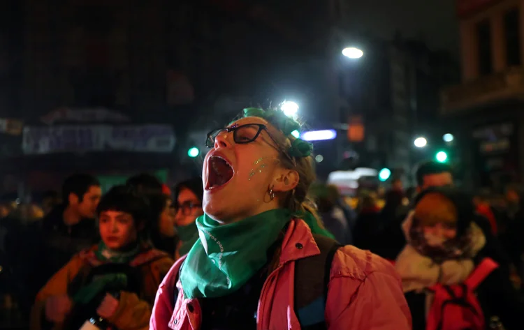 Por sete votos, o Senado argentino rejeitou o projeto para legalizar o aborto (Marcos Brindicci/Reuters)