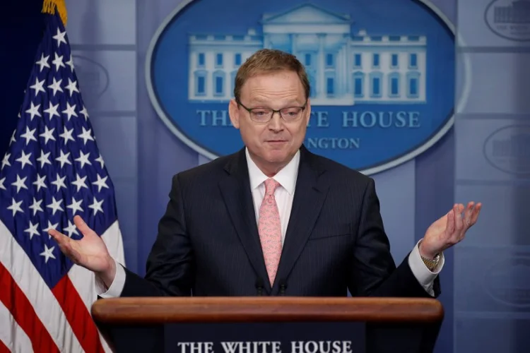 Kevin Hassett: "O secretário do Tesouro, Mnuchin, está monitorando isso bem de perto" (Jonathan Ernst/Reuters)