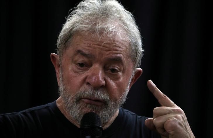 PT registra candidatura de Lula e tem até setembro para trocar candidato