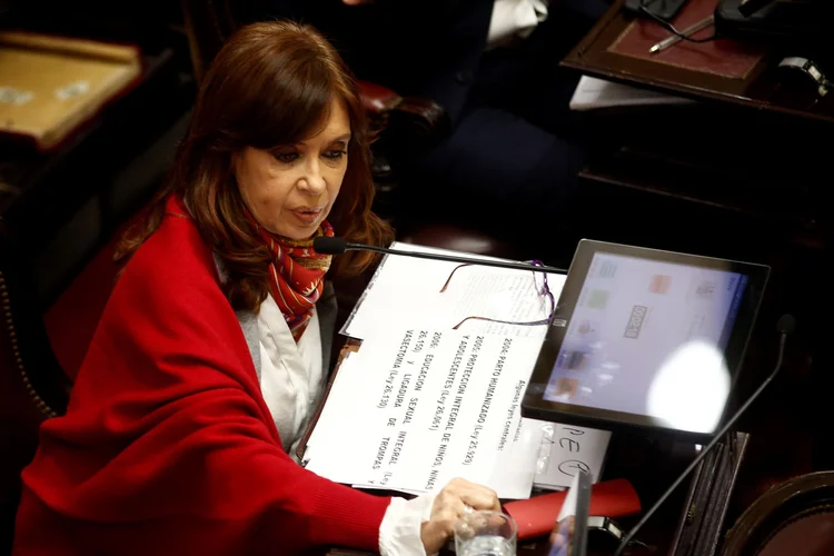 Cristina Kirchner :Justiça tenta determinar se senadora argentina liderou rede de corrupção que implicou políticos e empresas importantes (Martin Acosta/Reuters)