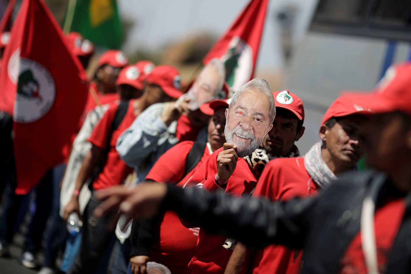 Após duas derrotas, defesa pede liminar para garantir Lula em debate