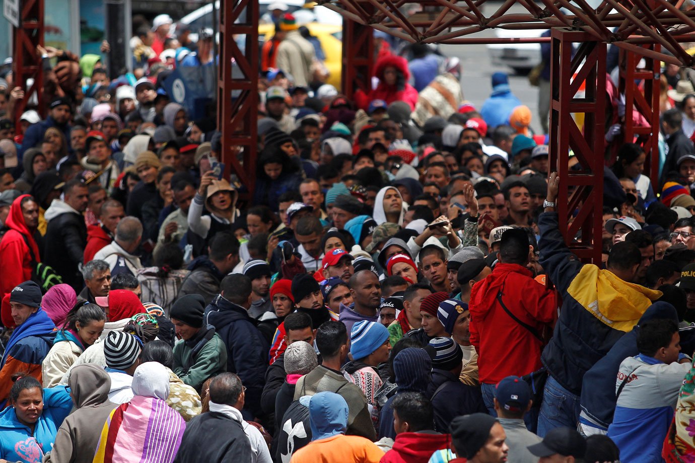 Equador exclui exigência de passaporte para entrada de jovens venezuelanos