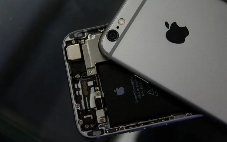 Apple: empresa entrou em contato com o FBI quando tomou conhecimento da invasão (Leonhard Foeger/Reuters)