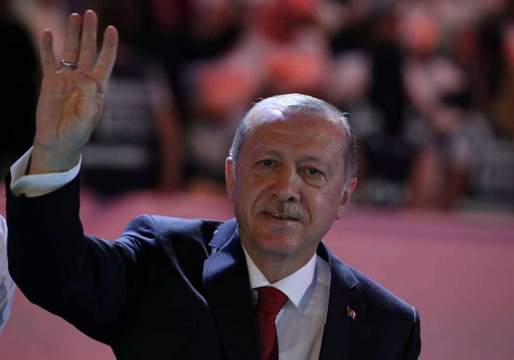 Presidente Erdogan garante que a Turquia "não se entregará" aos EUA